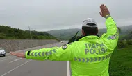 Trafikte makas attı, otomobili kaydı ! Elazığ'daki tehlikeli anlar