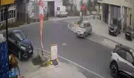 Tekirdağ'da geri manevra yaparken çarptığı tabeladan öfkesini çıkardı