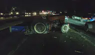 Antalya'da feci kaza ! Otomobil traktöre arkadan çarptı : 2 ağır yaralı