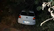 Manavgat'ta otomobil bahçeye uçtu : Şans eseri yaralanan olmadı
