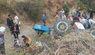 Manisa'da traktör devrildi: 2 kişi hayatını kaybetti