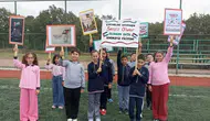 Öğrenciler Gazze'deki çocuklar için uçurtmalarını gökyüzüne bıraktı