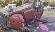 Gaziantep'te karşı şeride geçen otomobil ters döndü : 3 yaralı