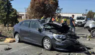Balıkesir'de 2 otomobil çarpıştı : 1 ölü, 3 yaralı