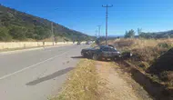 Çorum'da otomobil su kanalına çarptı : 2'si çocuk 4 yaralı
