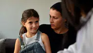 3 yıl boyunca duyamadı ! 11 yaşındaki Ayşegül biyonik kulağına kavuştu