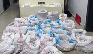 Mersin Şehir Hastanesi otoparkındaki araçta 256 binden fazla sentetik ecza ele geçirildi