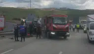 Kocaeli'de beton mikseri devrildi: Araçta sıkışan sürücü yaralandı