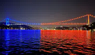 FSM Köprüsü Dünya Omurilik Felçlileri Günü için aydınlatıldı