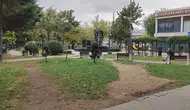 Bayrampaşa'da polisten kaçan iki şüpheli tabancayı çocuklara saklattı