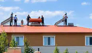 Erzincan'da çatıya çıkan kişi ekiplerin ikna çalışmasıyla indirildi