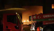 Kilis OSB'de fabrika yangını : 1 itfaiye eri yaralandı