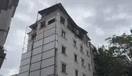 Fatih'te yıkım kararı bulunan ve tahliye edilen otel binası çöktü