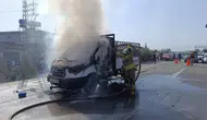 Hatay'da seyir halindeki pikap alevlere teslim oldu : Kullanılamaz hale geldi