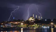 Şimşekler geceyi gündüze çevirerek Samsun'u aydınlattı mı ?