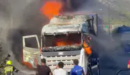 Denizli'de Seyir Halindeki Tırda Yangın Neden Çıktı ve Ne Oldu?