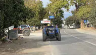 71 Yaşındaki Muhuttin Amca Traktörüyle Çocukları Antrenmana Taşıyor