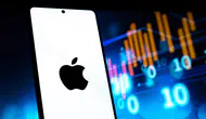 Apple, Katlanır Telefonların Kırıldığı Dönemde Nasıl Zirveye Yerleşti?