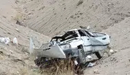 Elazığ'da Uçuruma Yuvarlanan Otomobilde Can Pazarı