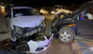 Samsun'da Trafik Kazası: Otomobil ve Hafif Ticari Araç Çarpıştı, 5 Kişi Yaralandı