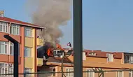 Sancaktepe'de binanın çatısında yangın çıktı