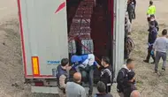 Gelibolu'da tır dorsesine gizlenen 5 kaçak göçmen nasıl yakalandı ?