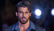 Saç sakal gitti, tanınmaz hale geldi! Can Yaman'ı görenler yapay zeka sandı