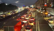 İstanbul'da mesai çıkışı trafik kilitlendi: Yoğunluk yüzde 87 seviyesine ulaştı