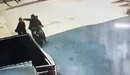 Telefonla konuşurken kapkaça uğradı