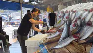 Kapış kapış gidiyor! Fiyatını gören balıkçıya koştu: Tanesi 100 TL’den satılıyor