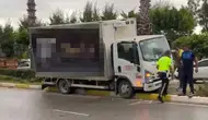 Antalya Manavgat'ta direksiyon başında fenalaşan sürücü refüje çıktı