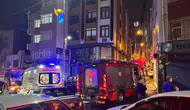 Esenler’de 5 katlı binanın çatısında korkutan yangın