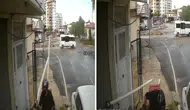 Adana'da Motosikletli Kuryenin Başına Su Borusu Düştü