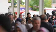 Umut Yılmaz mahallede halkı dinledi, pazarda fiyat indirdi