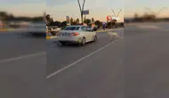 Manisa'da Karayoluna Çıkan Keçilere Otomobil Çarpı