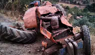 İzmir'de traktör devrildi: Sürücü hayatını kaybetti, eşi yaralandı