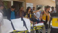 Manisa'da Otomobil ile Motosiklet Çarpıştı: Genç Sürücü Ağır Yaralı