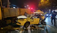 Beyoğlu'nda Trafik Kazası: Makas Atan Sürücü Kamyonun Altına Girdi