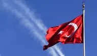 İzmir’de Türk bayrağı için ilk ilmeği Vali Elban attı