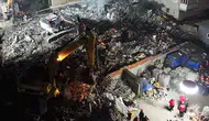 Maltepe'deki bina enkazında 3 kişiyi arama çalışmaları sürüyor