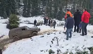Düzce'de Off-Road Tutkunlarının Sonbahar Turu Kar Safarisine Dönüştü