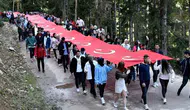 Gümüşhane’de 100 metrelik Türk bayrağıyla Cumhuriyet yürüyüşü