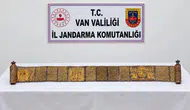Van'da tarihi eser operasyonu : Deri üzerine altın yaldız işlemeli Tevrat ele geçirildi
