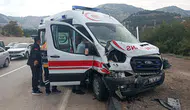 Burdur'da Ambulansın Karıştığı Zincirleme Kazada 6 Kişi Yaralandı