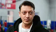 Mesut Özil ve Göksel Gümüşdağ'dan FIFA'ya tepki
