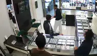 Esenyurt’ta kuyumcu saldırısının görüntüleri ortaya çıktı