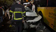 Batman'da otomobil belediye otobüsüne çarptı: 2 yaralı