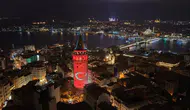 Galata Kulesi'nde 103. Yıl Coşkusu: Atatürk Fotoğrafları Yansıtıldı
