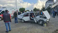 Van'da iki otomobil çarpıştı : 6 kişi yaralandı