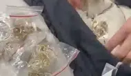 Yeleğinin içinden servet çıktı: 100 bin euroluk altınla yakalandı